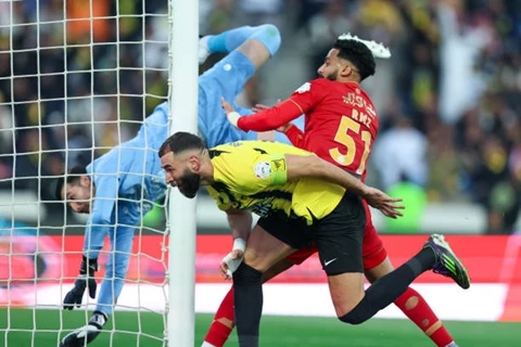 بنزيما يترك اتحاد جدة من أجل مورينيو